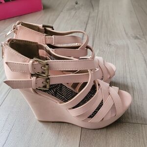 Cupid Salmon Pink Shoe 7.5